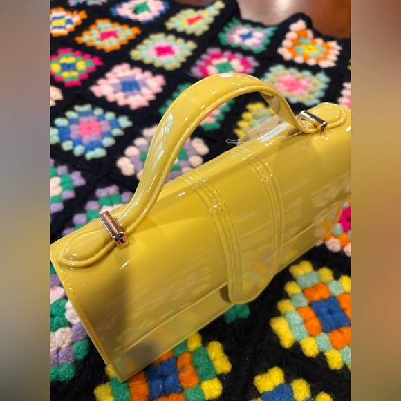NWT Yellow Plastic Handbag & crossbody, by Olivia Miller - Picture 3 of 8